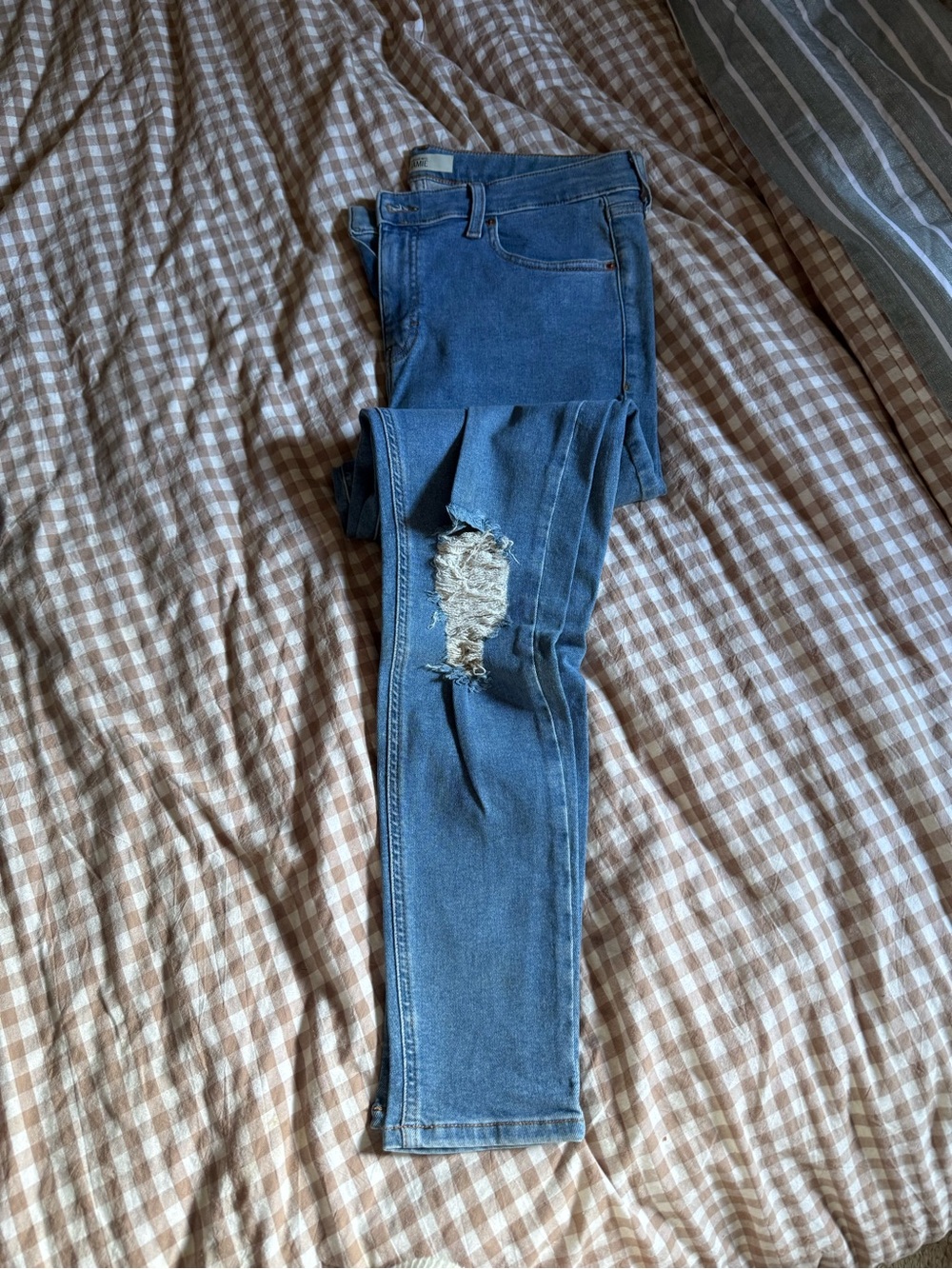 Women’s Blue Distressed Skinny Jeans